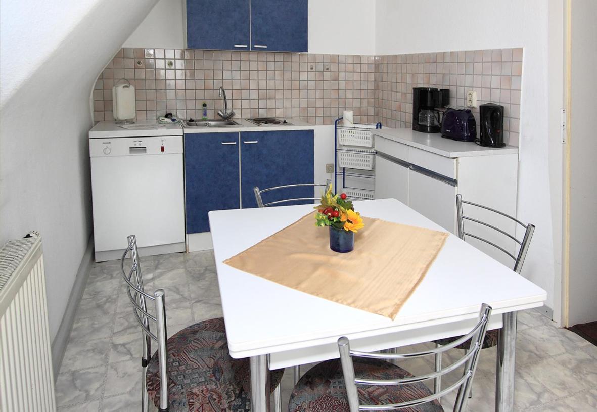 Gaststaette Und Pension Felsenthal Tabarz Oda fotoğraf